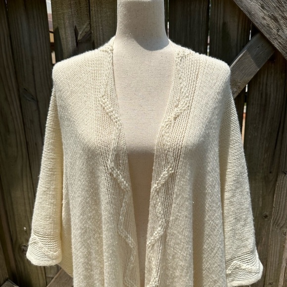 Do Everything in Love Boho Crocheted Knit Fringe Trim Kimono Cardigan Sweater - Picture 4 of 16